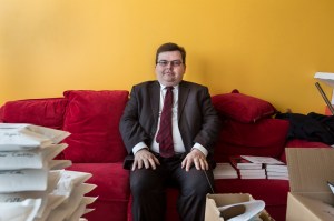 7 avril 2016, Paris (75), FRANCE. Portrait de Jérome Bourbon, directeur de la publication et rédacteur en chef de Rivarol, hebdomadaire d'extrême droite, au sein des locaux de Rivarol situé dans une tour du 13ème arrondissement de Paris.